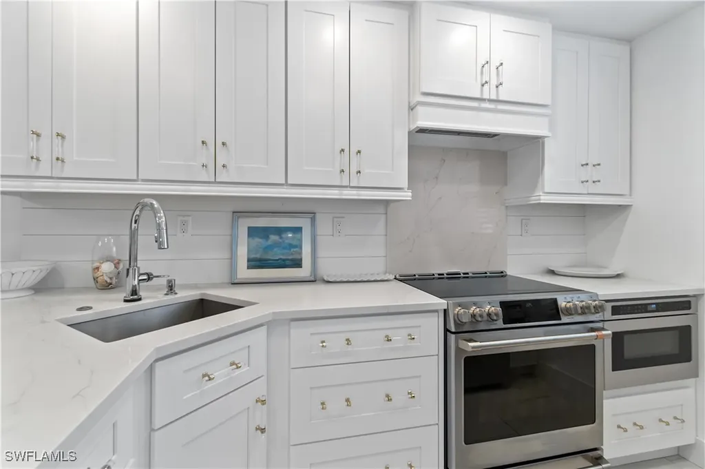 900 8th Avenue S Naples FL 34102