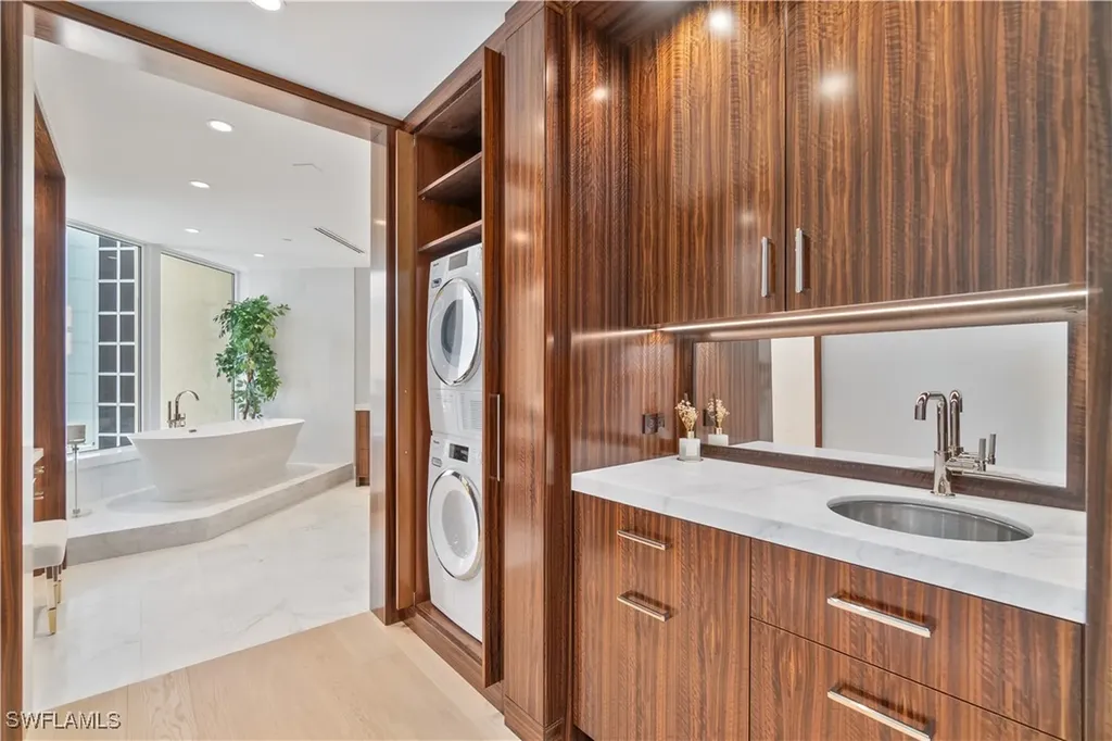 4021 Gulf Shore Boulevard N Naples FL 34103