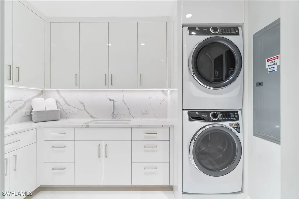 4021 Gulf Shore Boulevard N Naples FL 34103