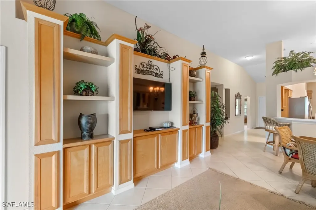 1980 Willow Bend Circle Naples FL 34109
