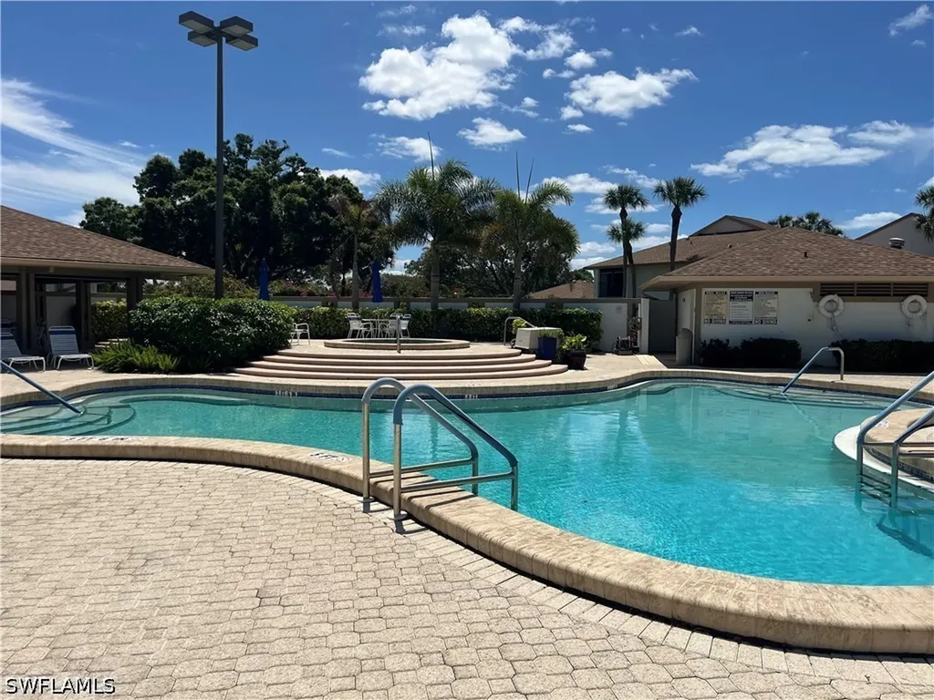 513 Lake Louise Circle Naples FL 34110