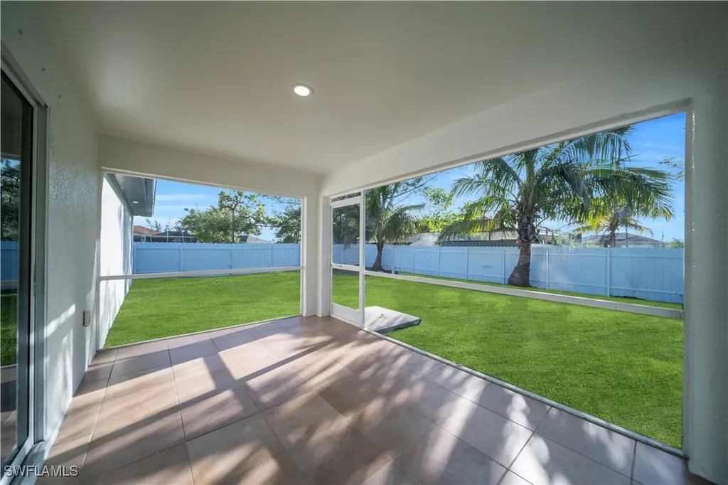 1207 NW 21st Avenue Cape Coral FL 33993