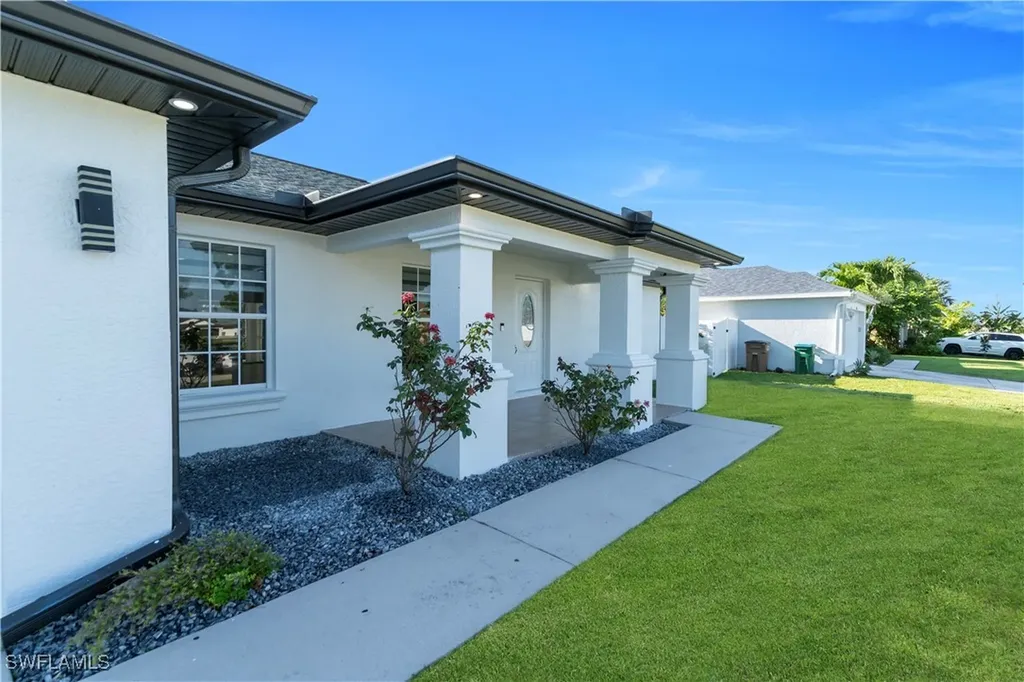 1207 NW 21st Avenue Cape Coral FL 33993