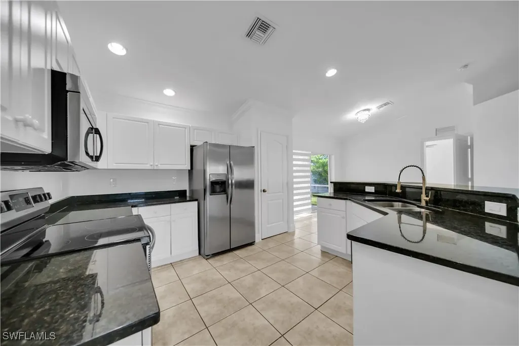 1207 NW 21st Avenue Cape Coral FL 33993
