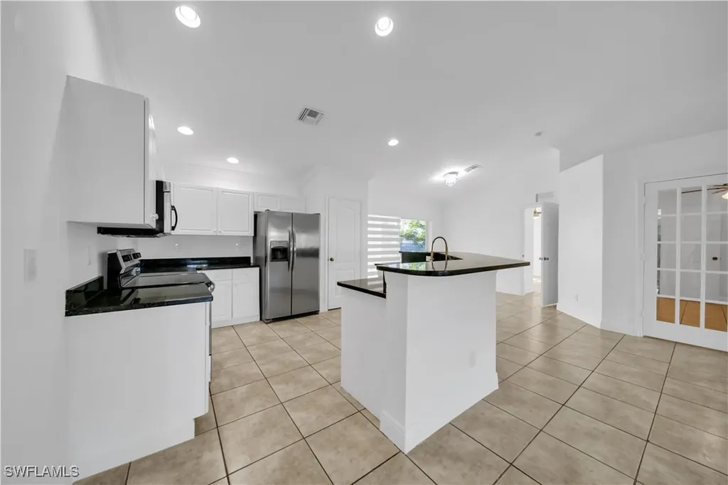 1207 NW 21st Avenue Cape Coral FL 33993