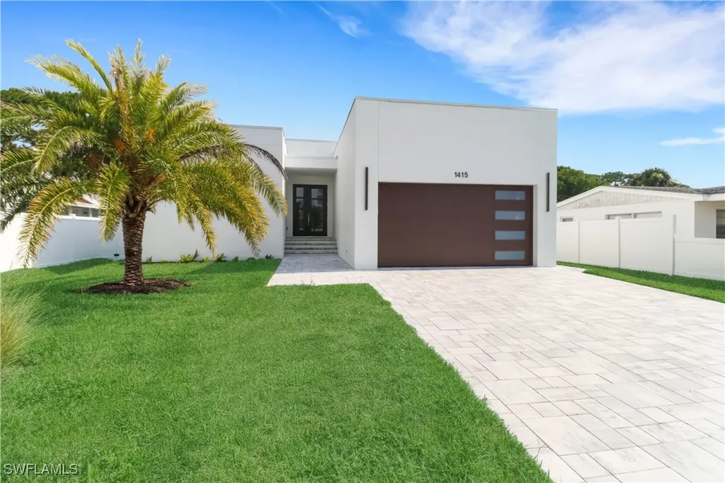 1415 13th Avenue N Naples FL 34102