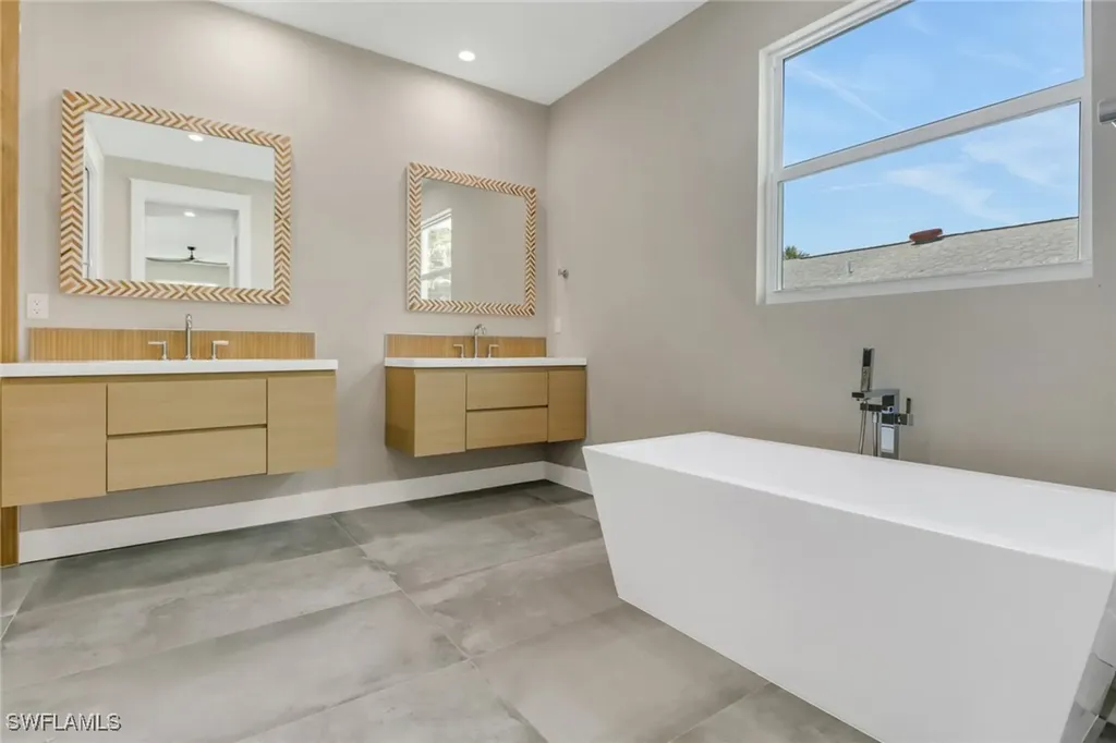 1415 13th Avenue N Naples FL 34102