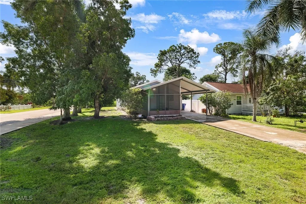 27601 Pullen Avenue Bonita Springs FL 34135