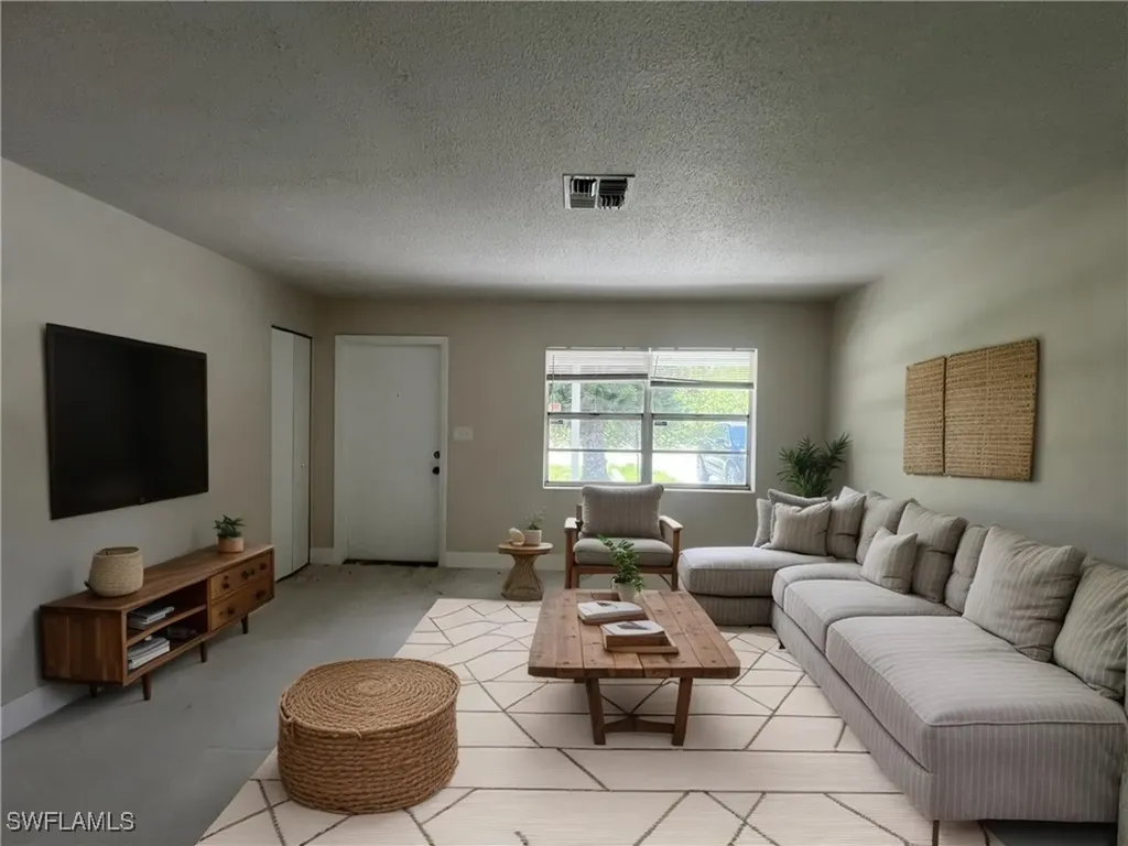908 Gerald Avenue Lehigh Acres FL 33936