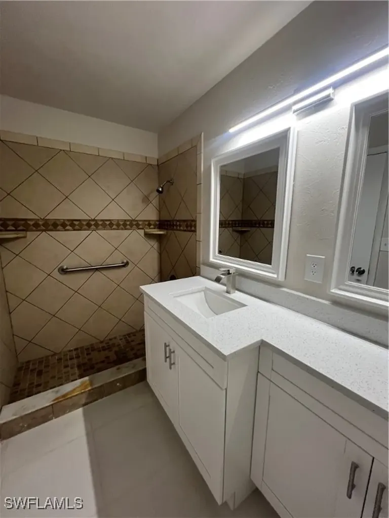 908 Gerald Avenue Lehigh Acres FL 33936
