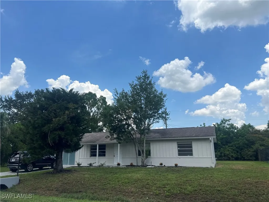908 Gerald Avenue Lehigh Acres FL 33936