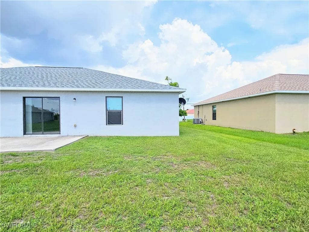 2916 SW 7th Place Cape Coral FL 33914