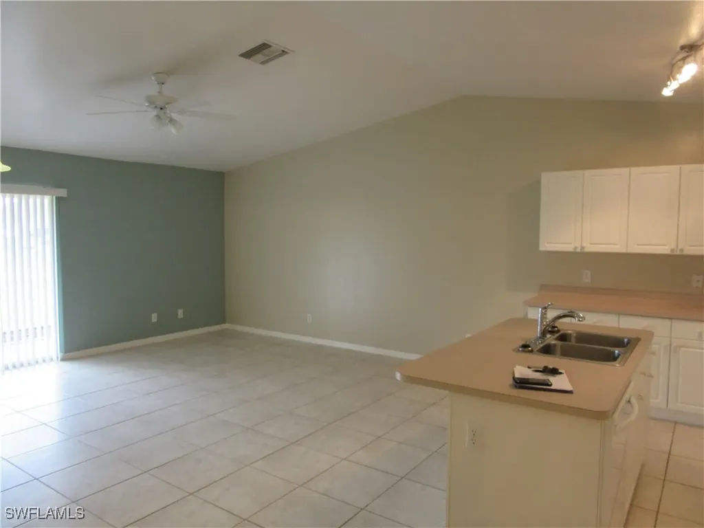 271 SW 4th Street Cape Coral FL 33991