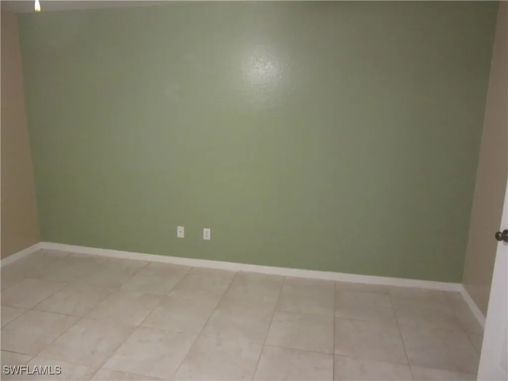 271 SW 4th Street Cape Coral FL 33991