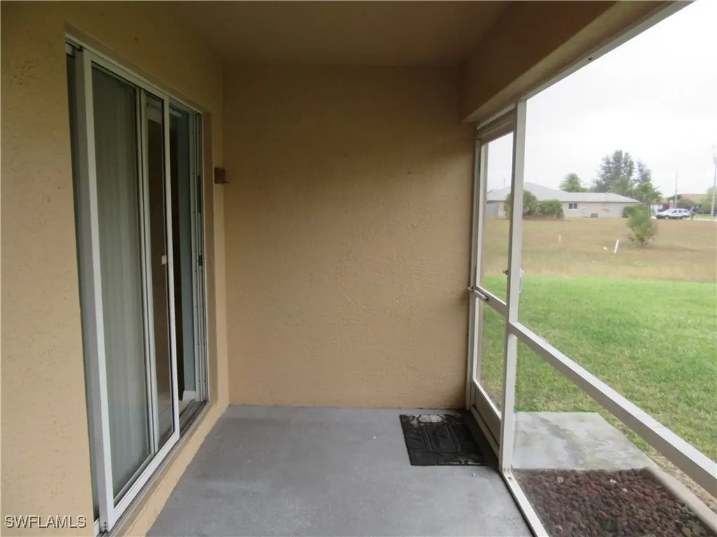 271 SW 4th Street Cape Coral FL 33991