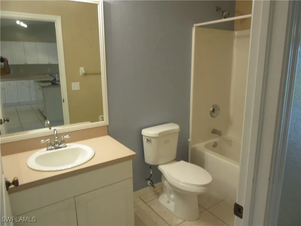 271 SW 4th Street Cape Coral FL 33991