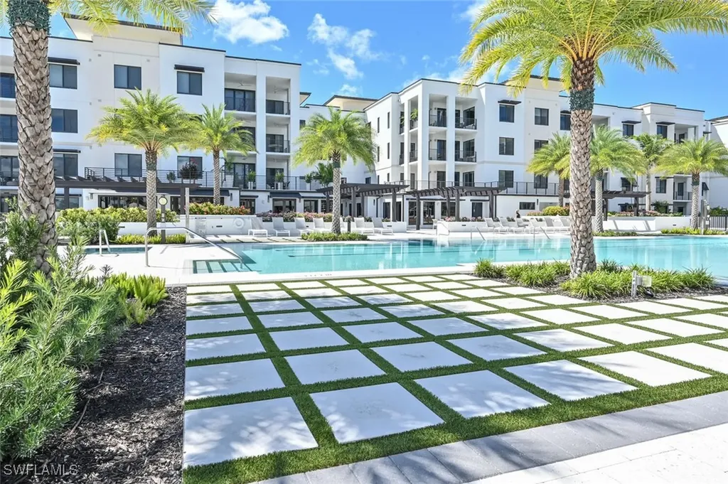 1111 Central Avenue Naples FL 34102