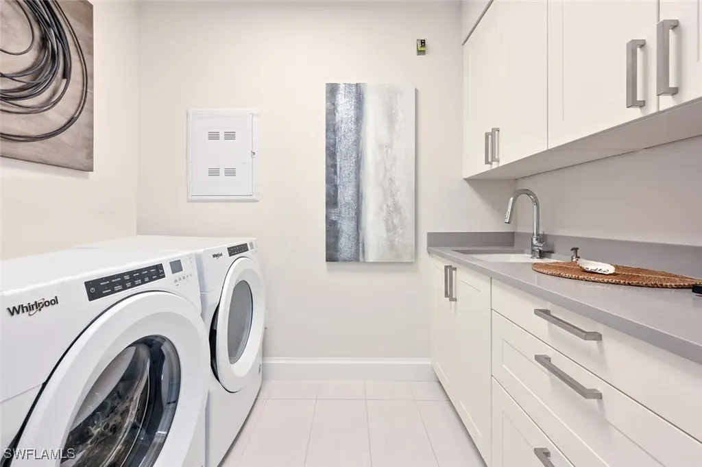 1111 Central Avenue Naples FL 34102
