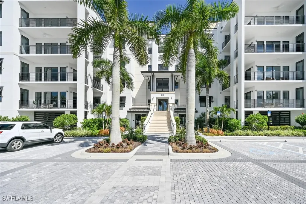 1111 Central Avenue Naples FL 34102