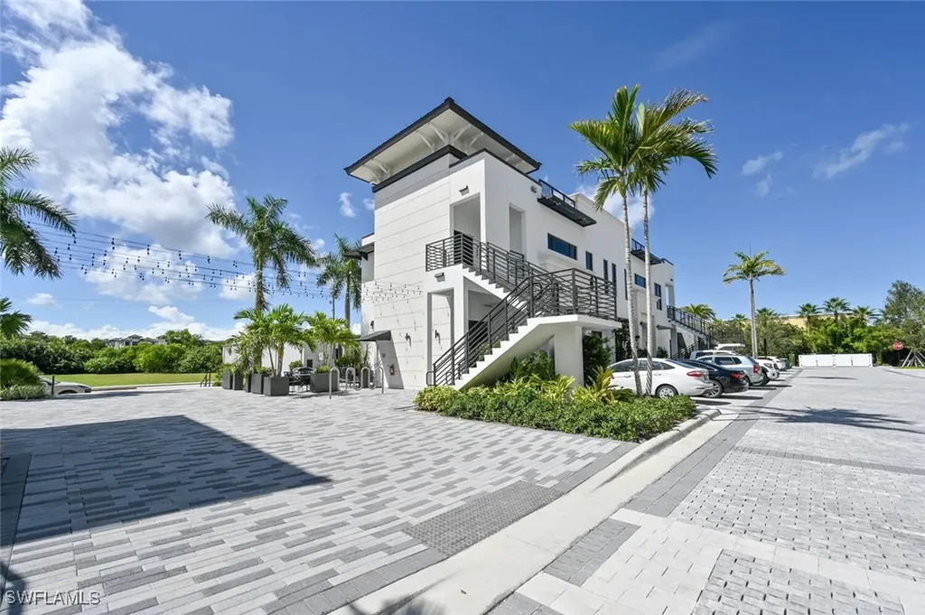 1111 Central Avenue Naples FL 34102