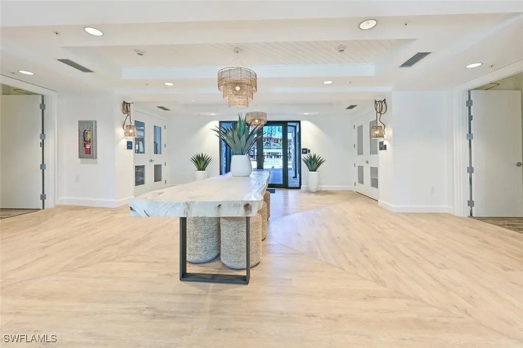 1111 Central Avenue Naples FL 34102