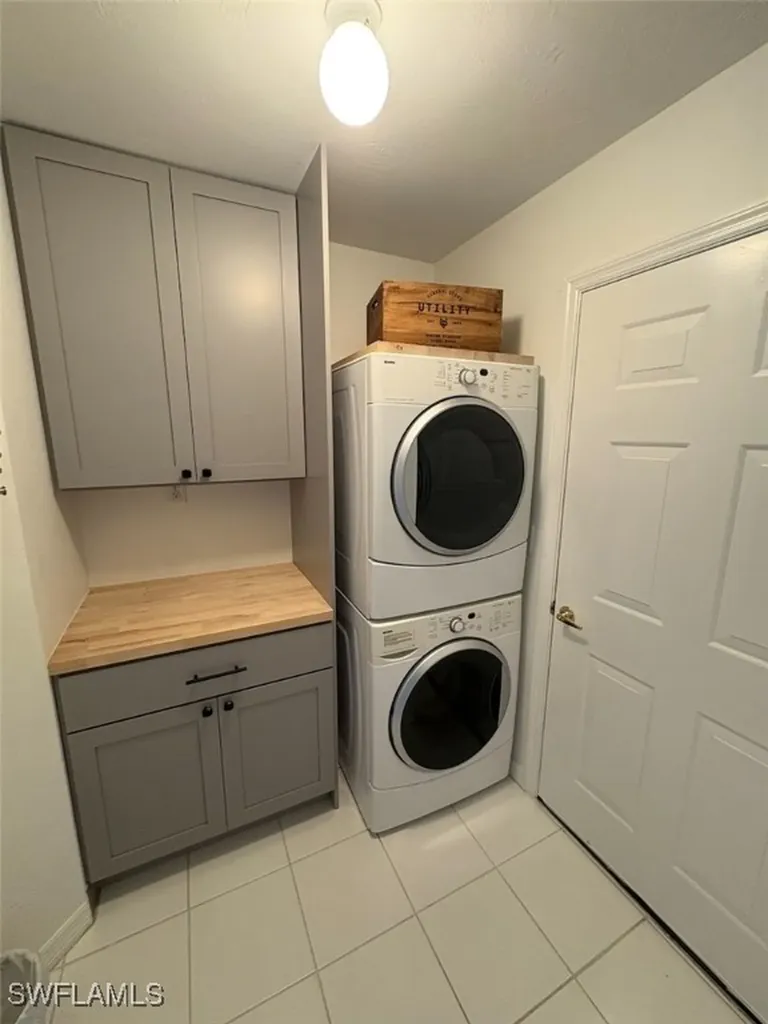 2115 Arielle Drive Naples FL 34109