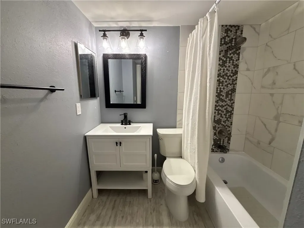 800 Meadowland Drive Naples FL 34108
