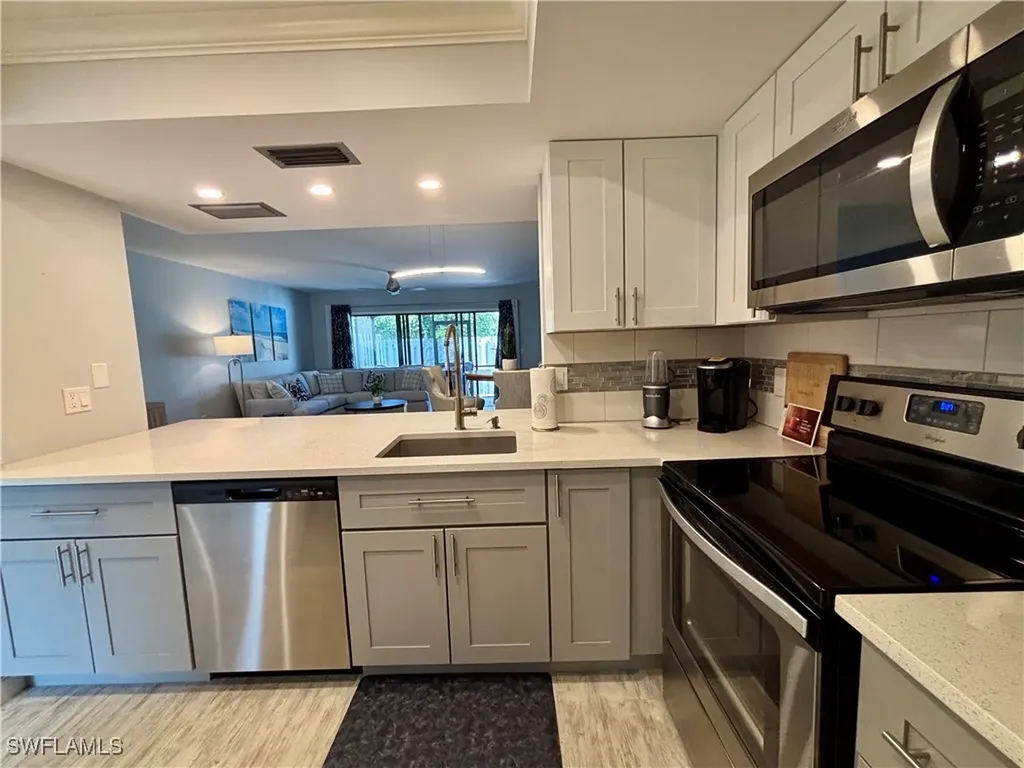 800 Meadowland Drive Naples FL 34108