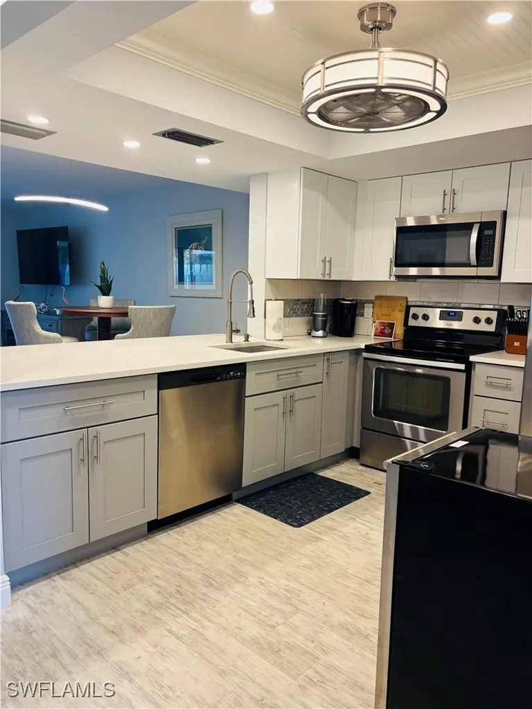 800 Meadowland Drive Naples FL 34108