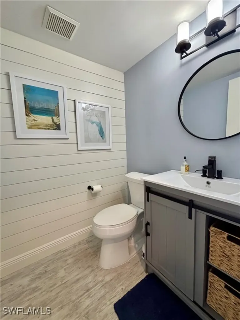 800 Meadowland Drive Naples FL 34108