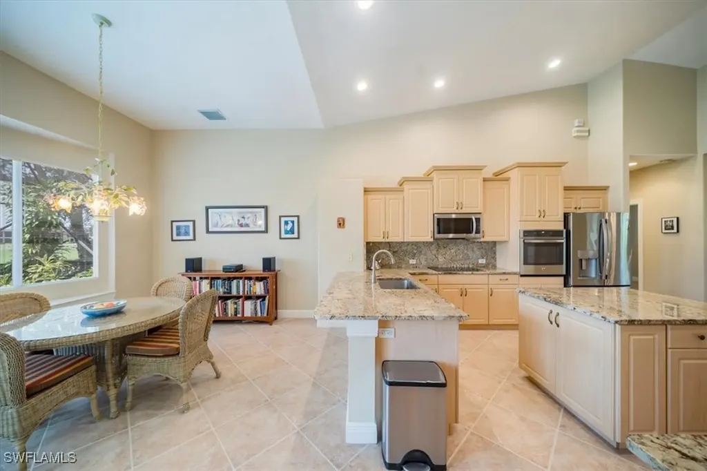 1094 Camelot Circle Naples FL 34119
