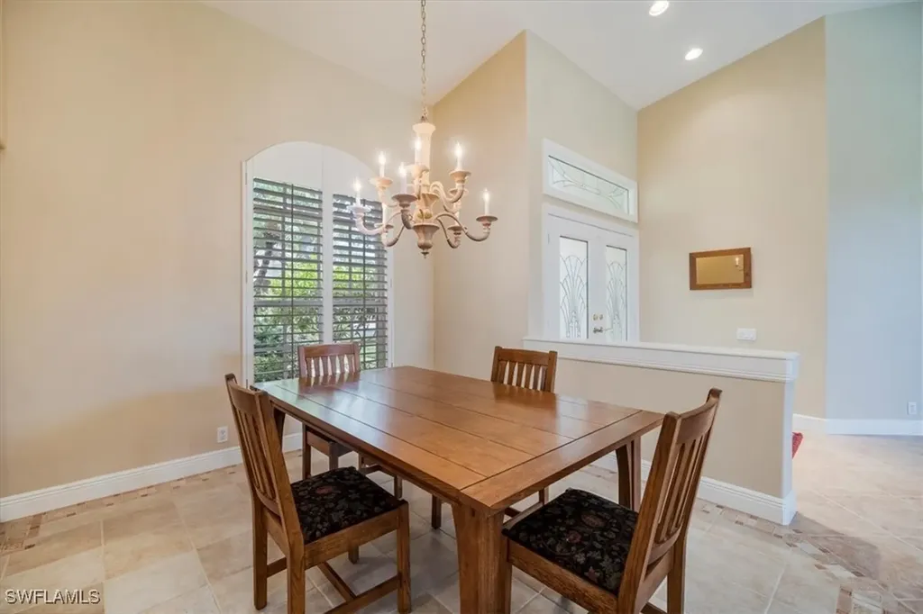 1094 Camelot Circle Naples FL 34119