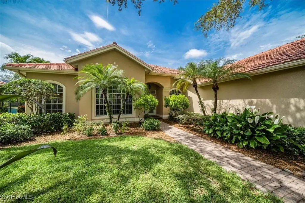 1094 Camelot Circle Naples FL 34119