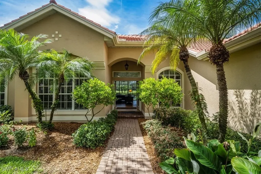 1094 Camelot Circle Naples FL 34119