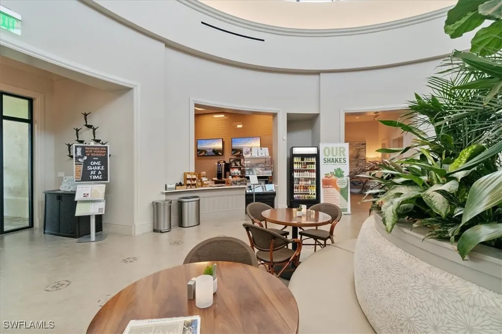 1094 Camelot Circle Naples FL 34119