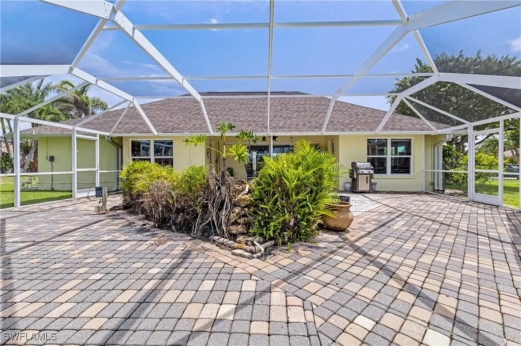 5514 SW 9th Avenue Cape Coral FL 33914