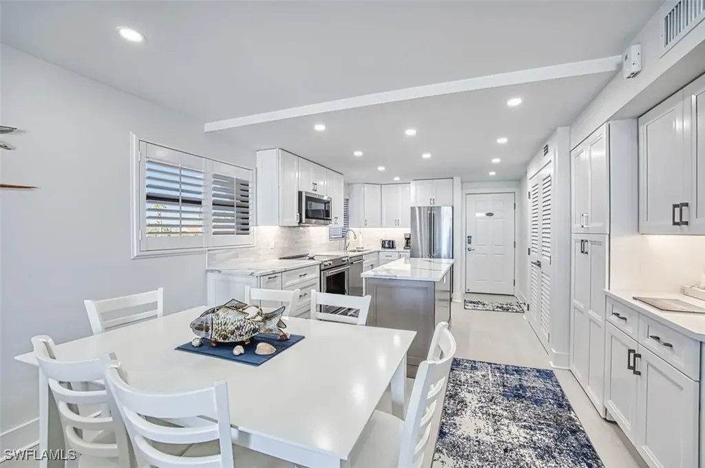 2230 Camino Del Mar Drive Sanibel FL 33957