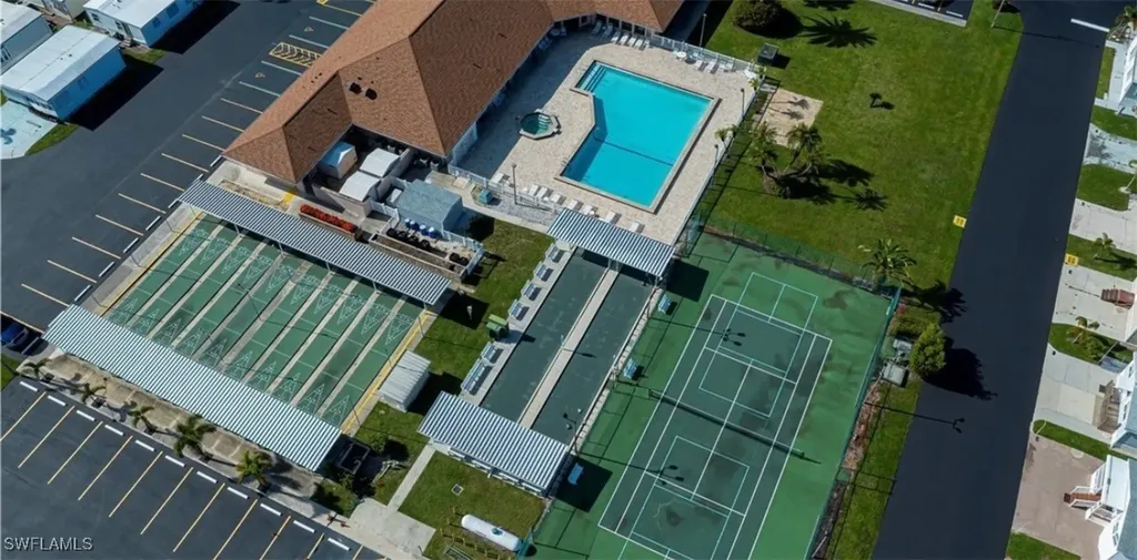 120 Caravan Circle North Fort Myers FL 33903