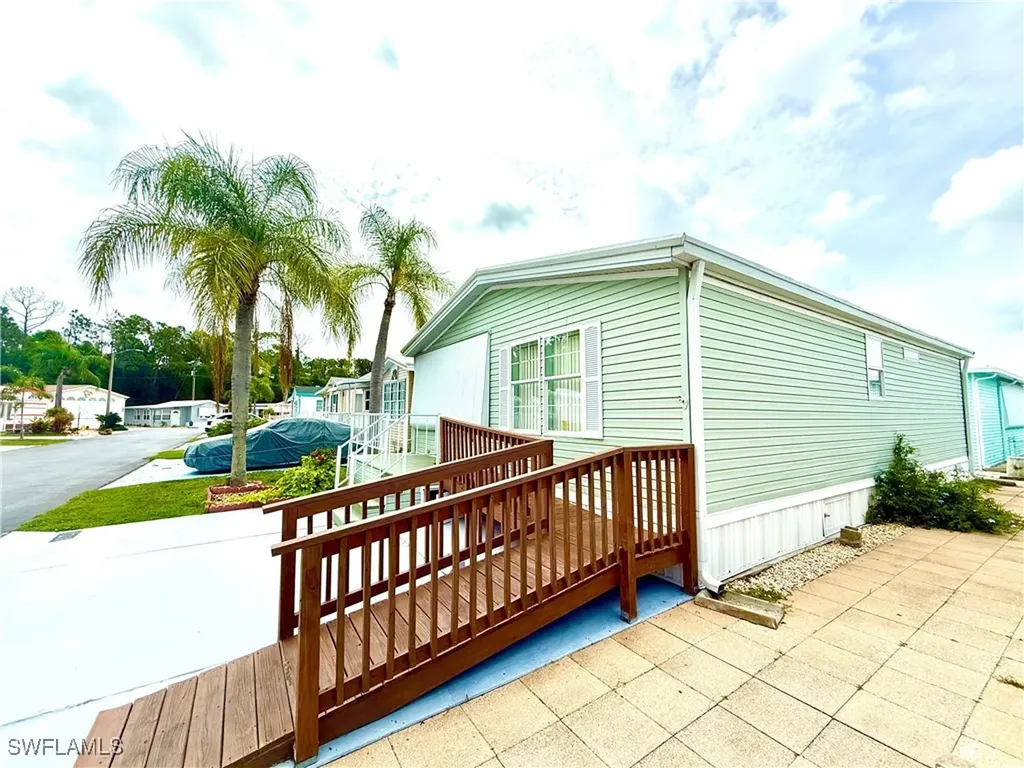 120 Caravan Circle North Fort Myers FL 33903