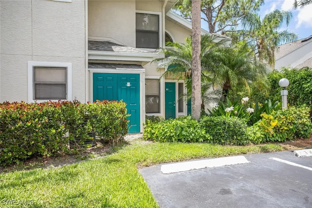 81 Emerald Woods Drive Naples FL 34108-0503
