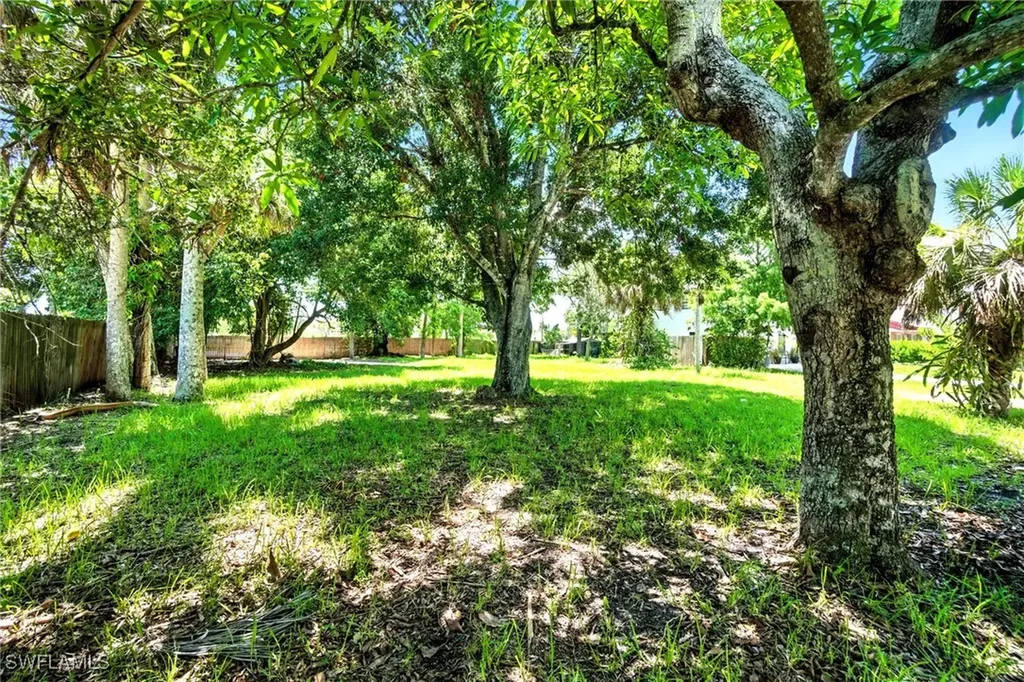 2960 Gordon Street Naples FL 34112