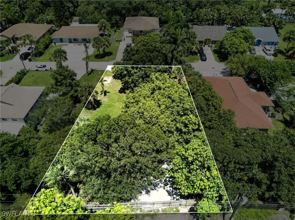2960 Gordon Street Naples FL 34112