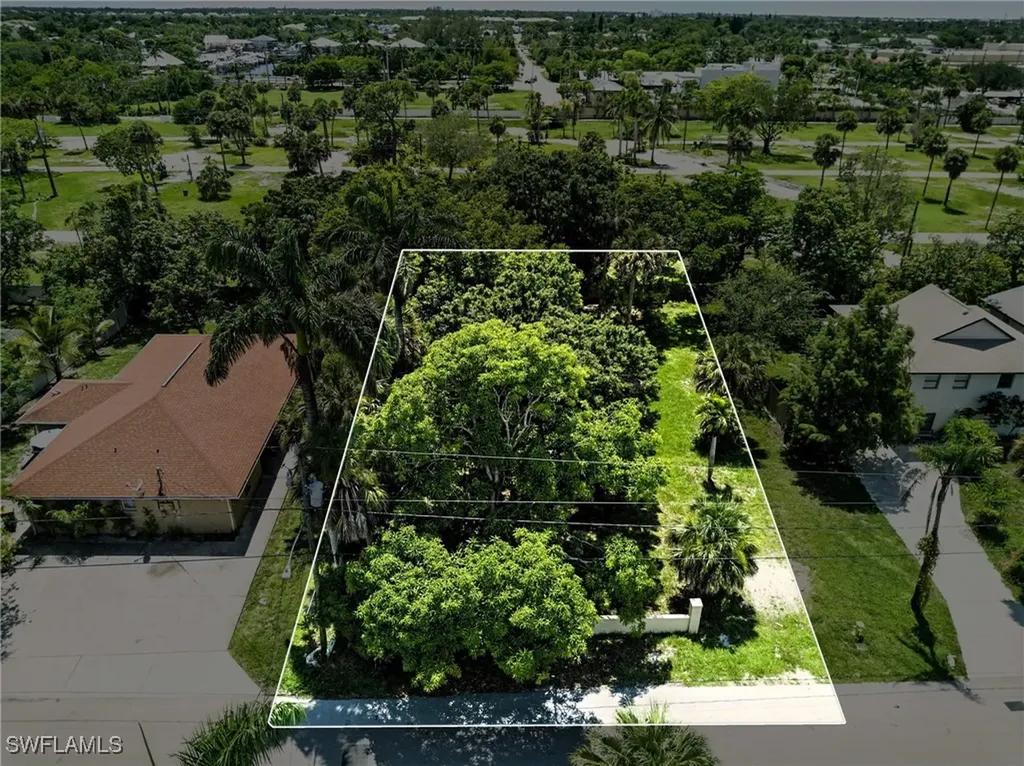 2960 Gordon Street Naples FL 34112