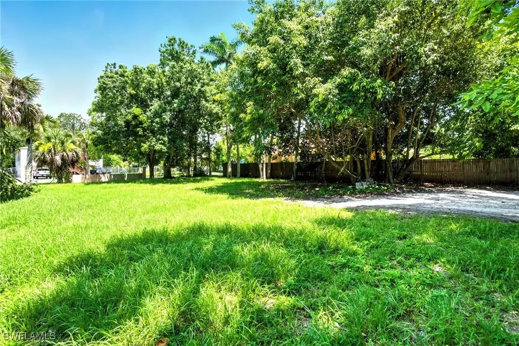 2960 Gordon Street Naples FL 34112