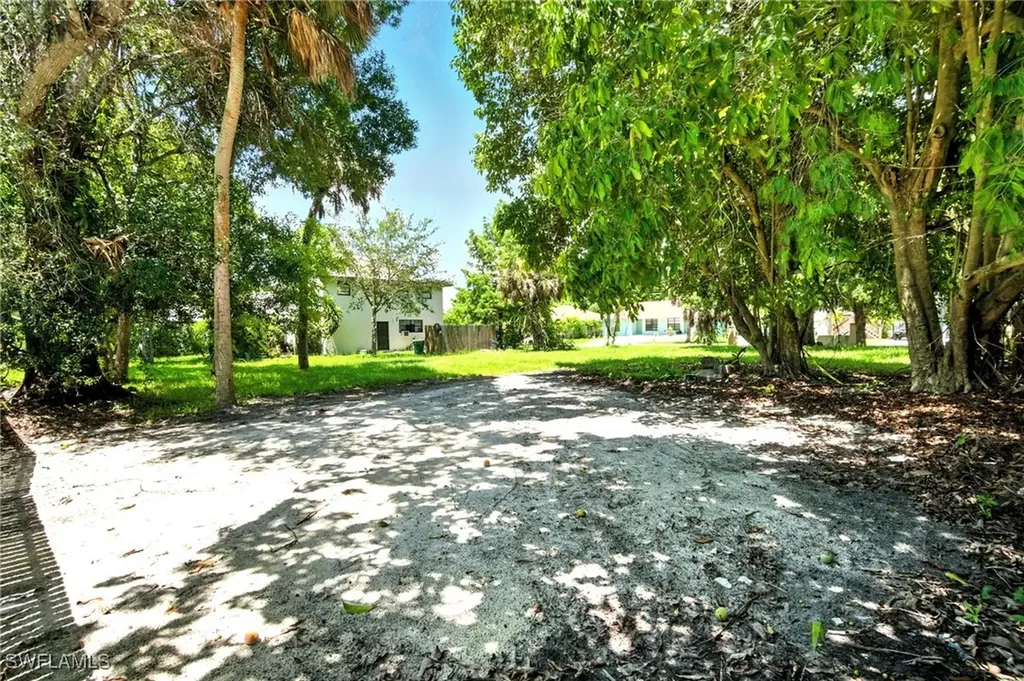 2960 Gordon Street Naples FL 34112