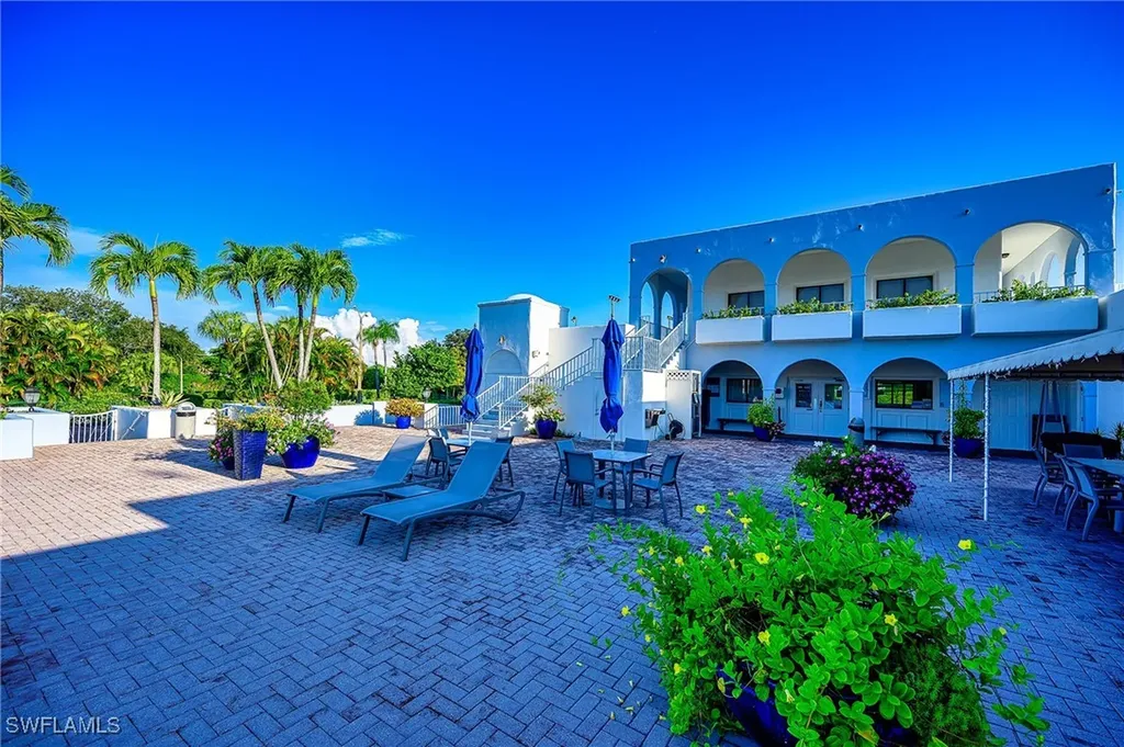 3323 Olympic Drive Naples FL 34105