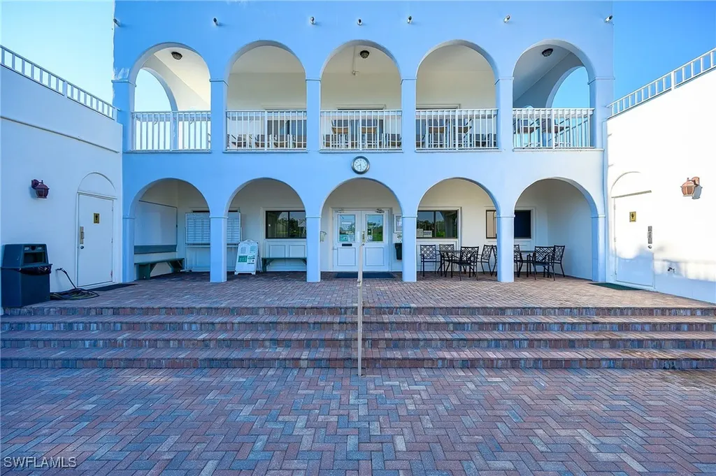 3323 Olympic Drive Naples FL 34105