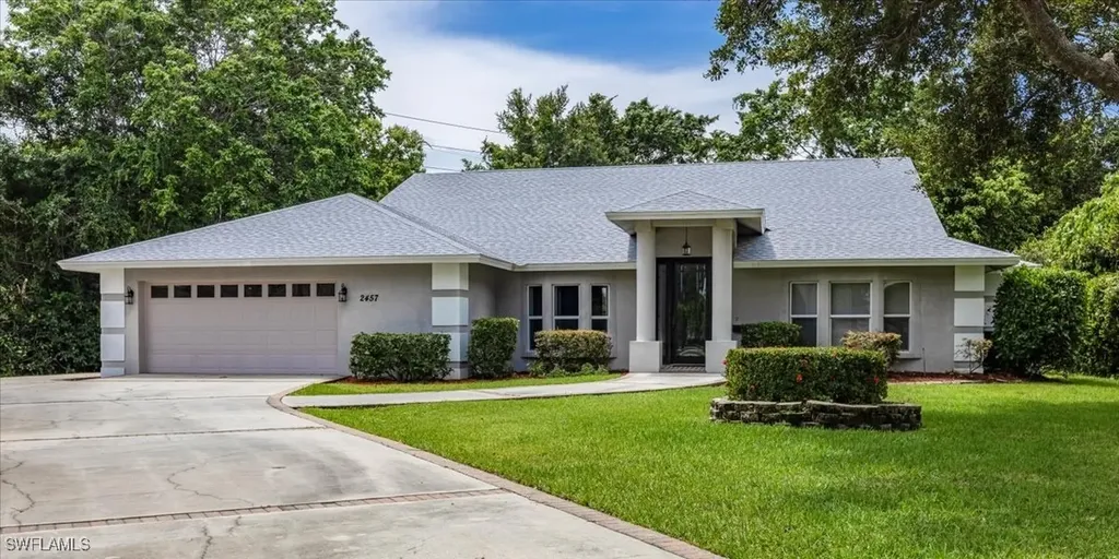 Naples FL, 2457 Dorset Court