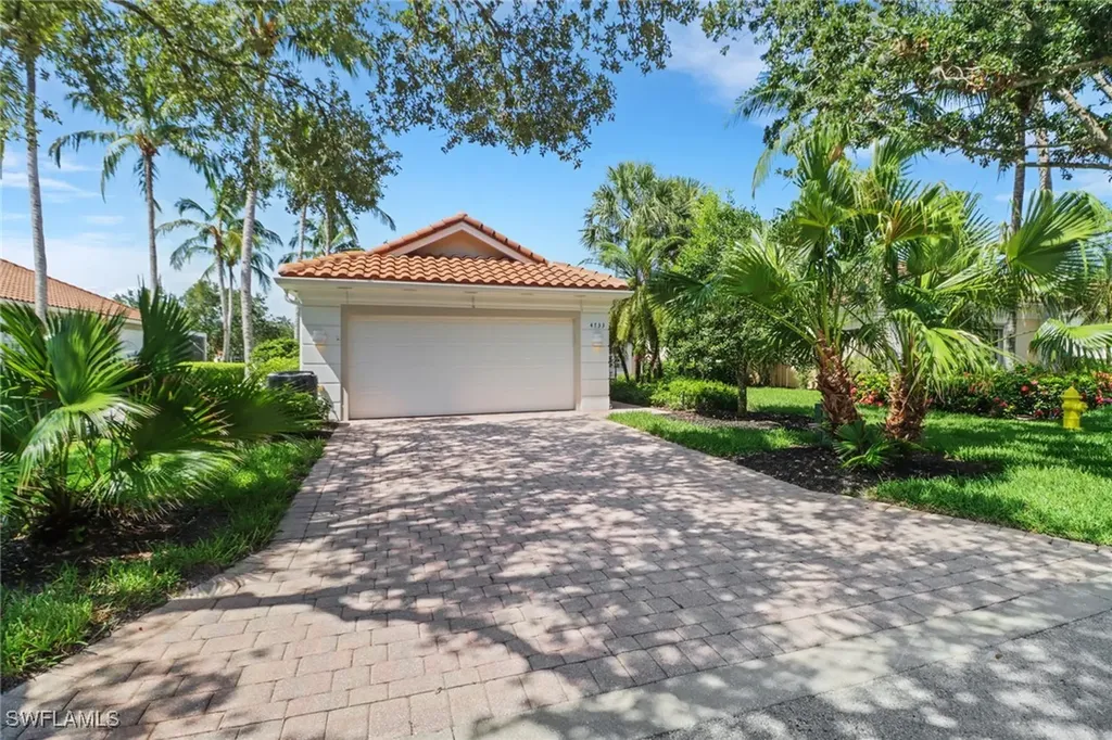 4733 Navassa Lane Naples FL 34119