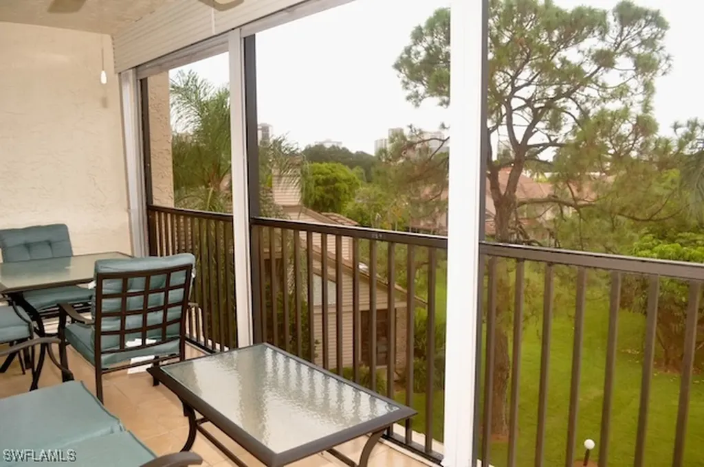 555 Park Shore Drive Naples FL 34103